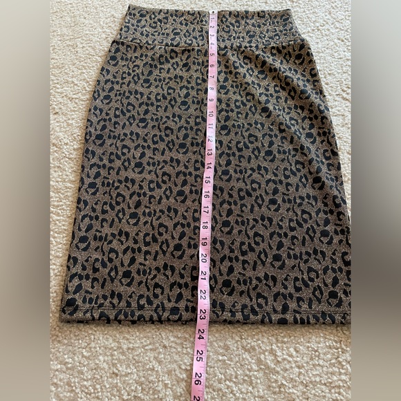 CASSIE BY LULAROE PENCIL SKIRT.      B-206 - Picture 9 of 10